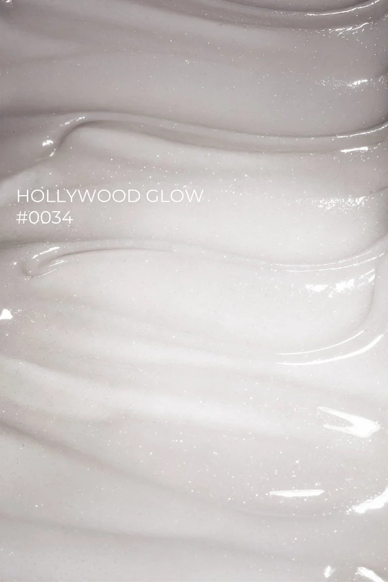 BUILDER GEL NEW FORMULA DNKa 30 ml #0034 Hollywood Glow applicato sulle unghie - Lady&Oscar
