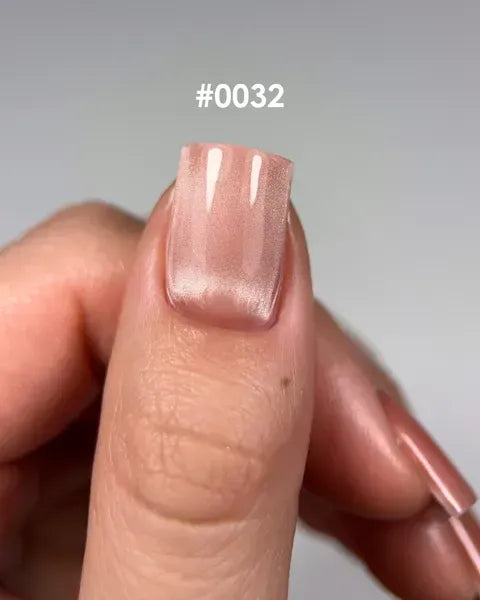 DNKA Color Code #0032 Silk Cat's Eye 12ml