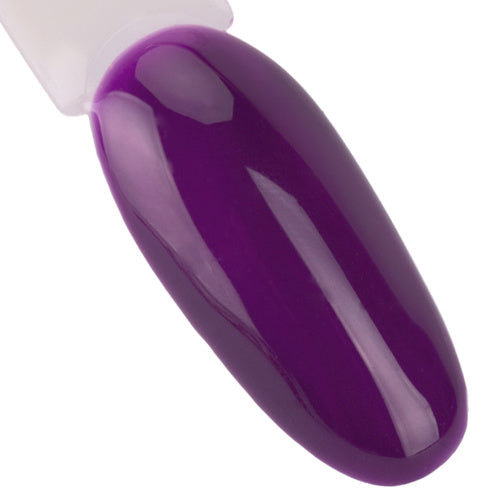Molly Lac Naughty Purple n. 213: colore applicato sulle unghie