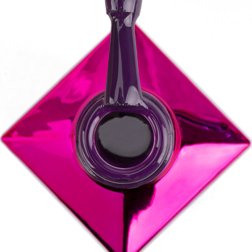 Smalto semipermanente Molly Lac n. 213 Naughty Purple, dettaglio