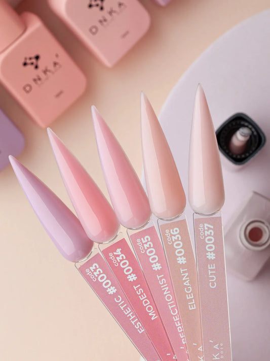 Cover Base DNKa 30 ml #0037 Cute applicata sulle unghie - Lady&Oscar
