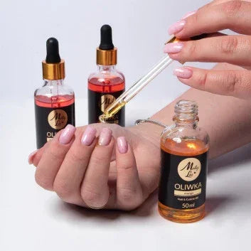 Olio cuticole 50 ml con dosatore fragola Molly Lac - Lady&Oscar
