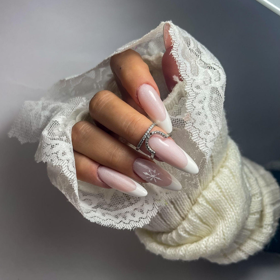 Trend Nail Art 2025: i Colori e gli Stili che Domineranno quest’Anno - Lady&Oscar