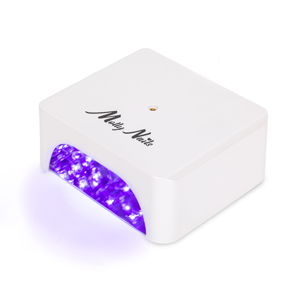 Lampada UV/LED Molly Nails V10BAT senza fili in uso per la pedicure - Lady&Oscar