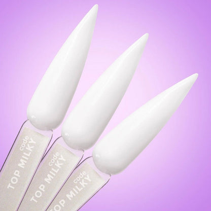 TOP MILKY NEW FORMULA DNKa 12 ml applicato sulle unghie - Lady&Oscar