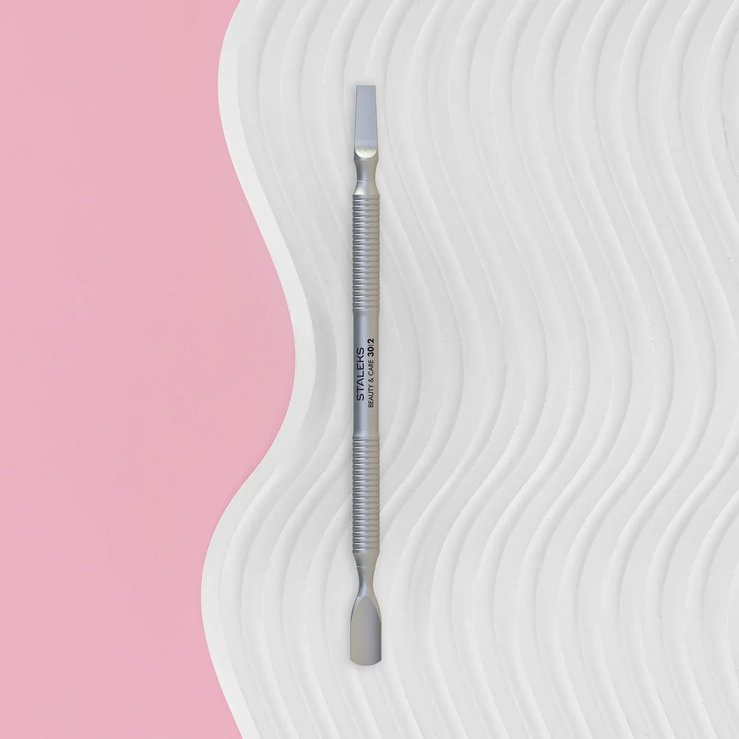 STALEKS Spatola per manicure (pusher arrotondato + pulsante dritto) BEAUTY & CARE 30 TYPE 2 - Lady&Oscar