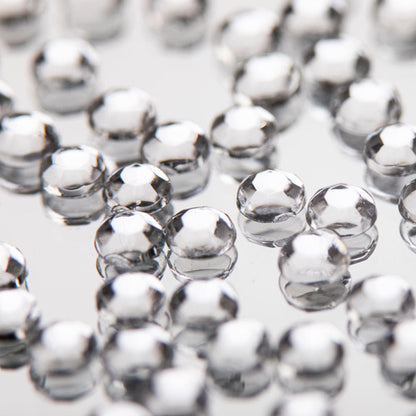 Dettaglio degli strass effetto vetro da 2 mm