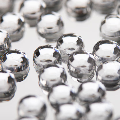 Dettaglio degli strass effetto vetro da 3 mm