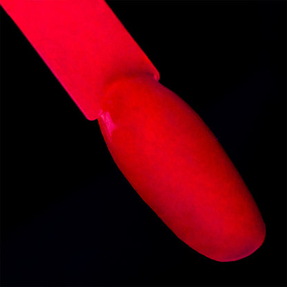 Pigmento neon n. 9 applicato sulle unghie