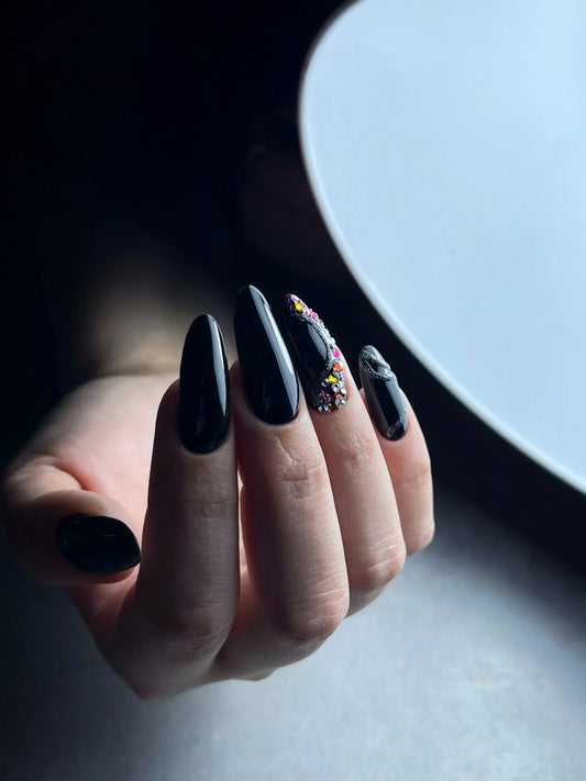 Yoshi Smalto Semipermanente Woman In Black 6 ml 605 - Lady&Oscar